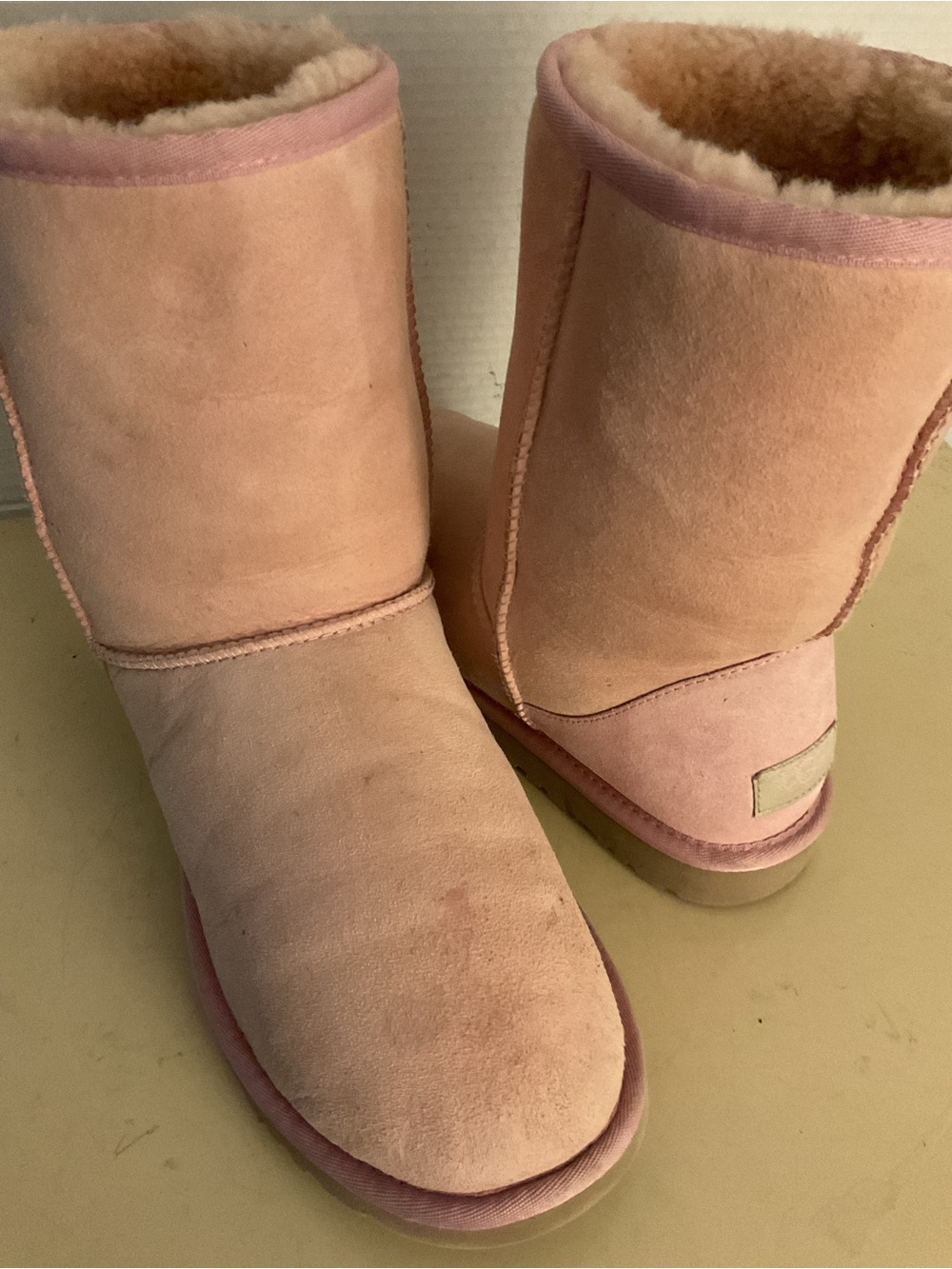 UGG women pink suede sheepskin short classic boots US 9